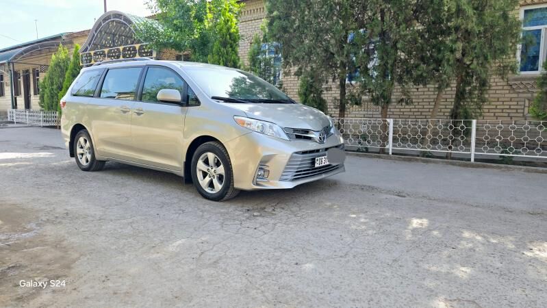 Toyota Sienna 2016 - 310 000 TMT - Дашогуз - img 4