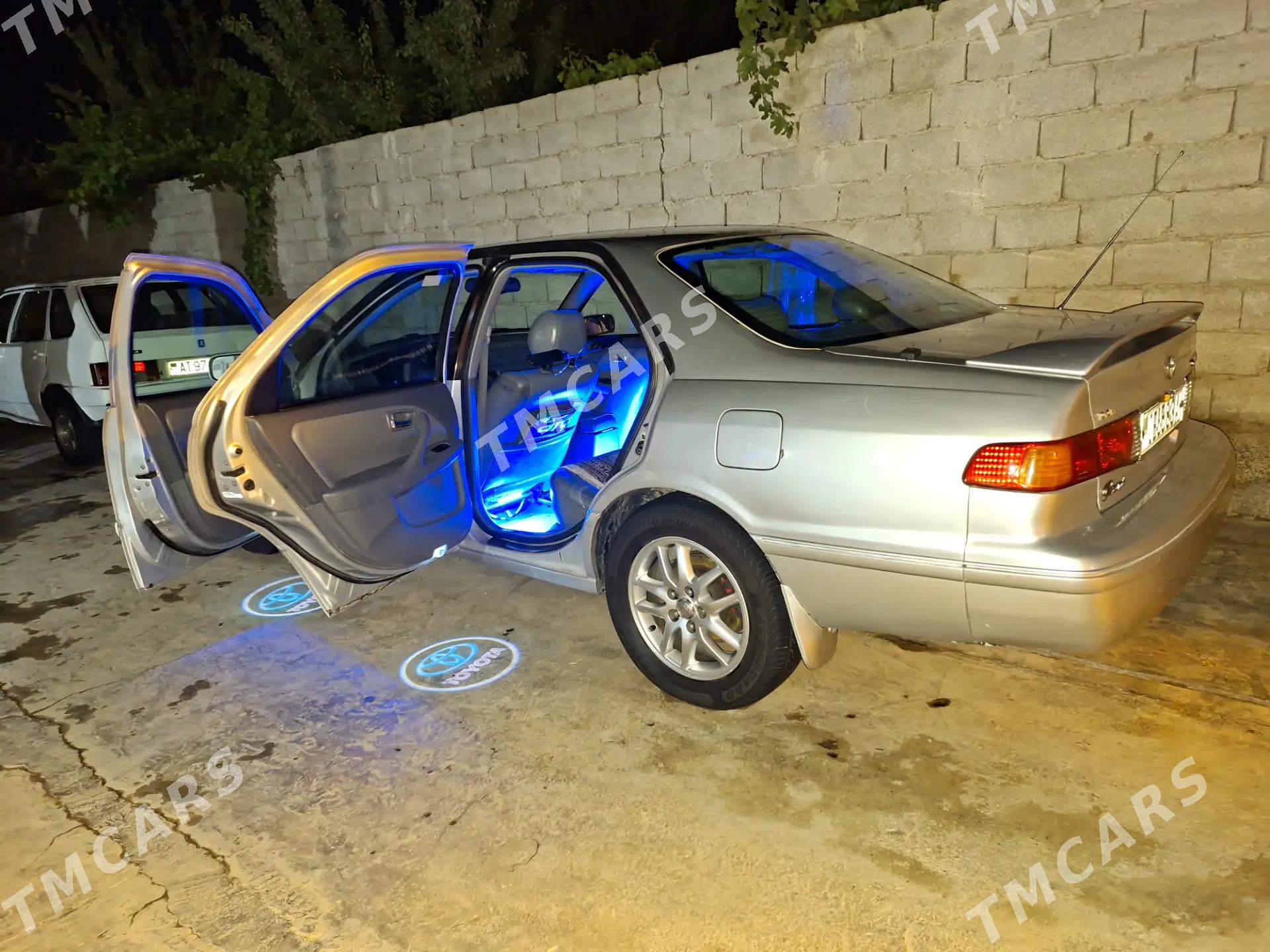 Toyota Camry 2000 - 170 000 TMT - Теджен - img 4