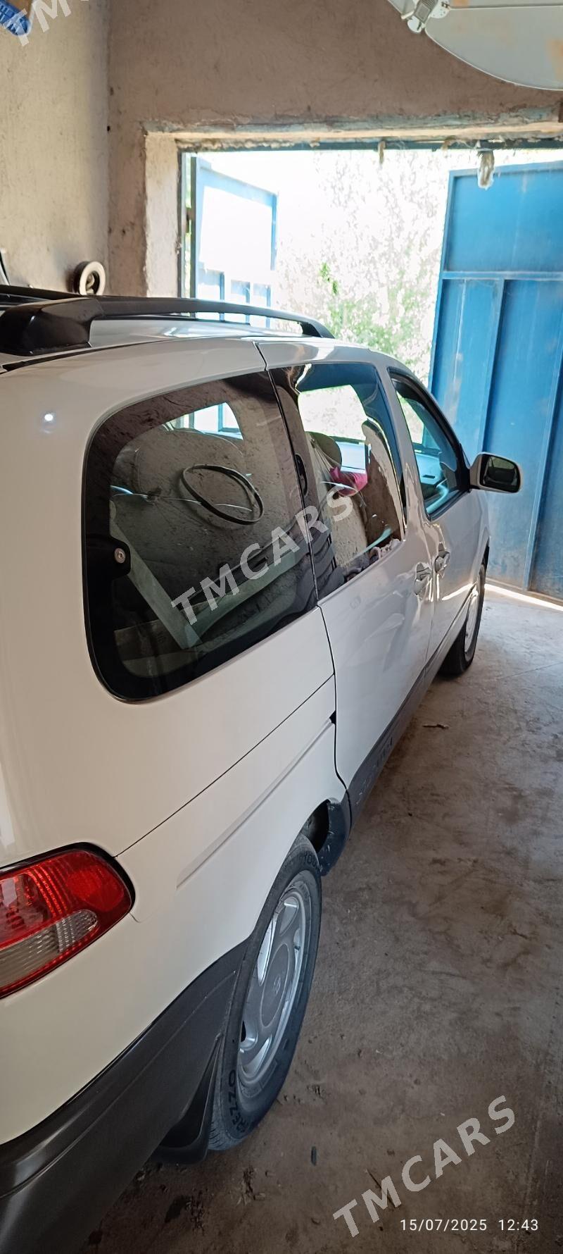 Toyota Sienna 2002 - 185 000 TMT - Шабатский этрап - img 2
