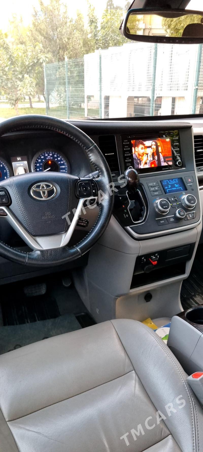 Toyota Sienna 2020 - 440 000 TMT - Ашхабад - img 9