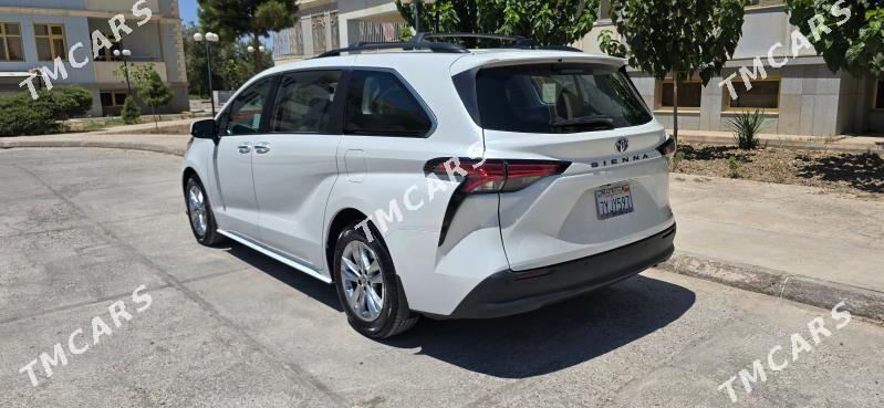 Toyota Sienna 2022 - 608 000 TMT - Мары - img 4