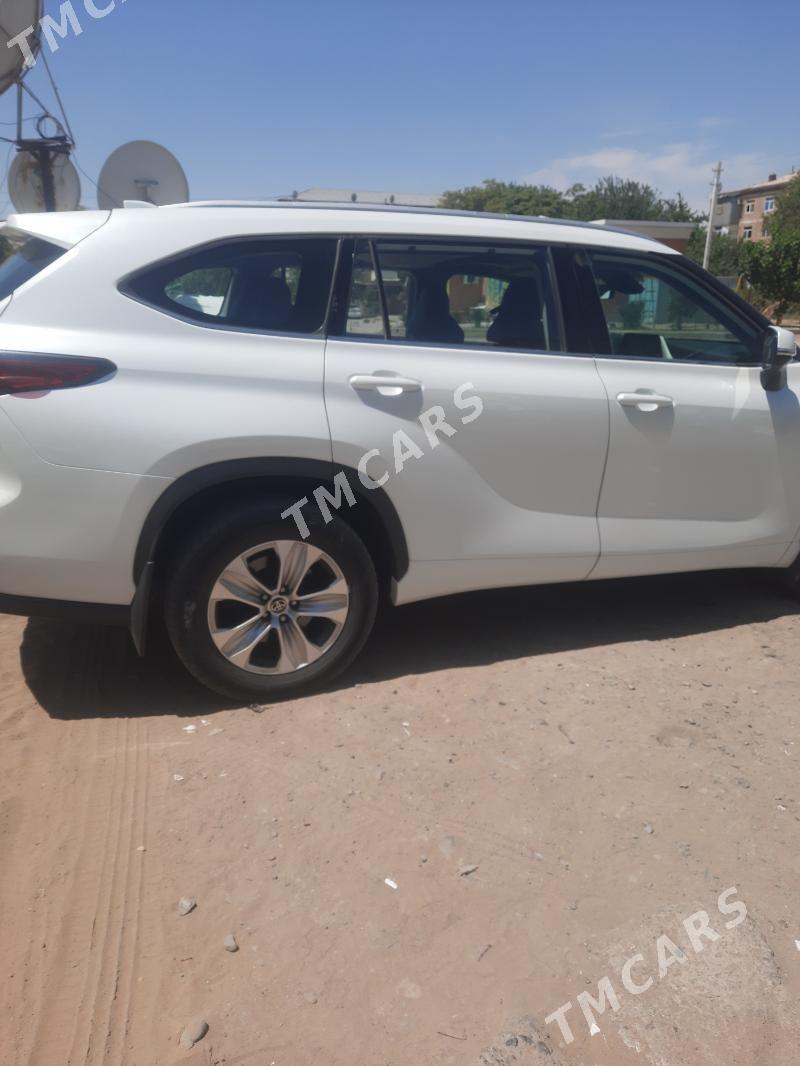 Toyota Highlander 2021 - 580 000 TMT - Мары - img 2