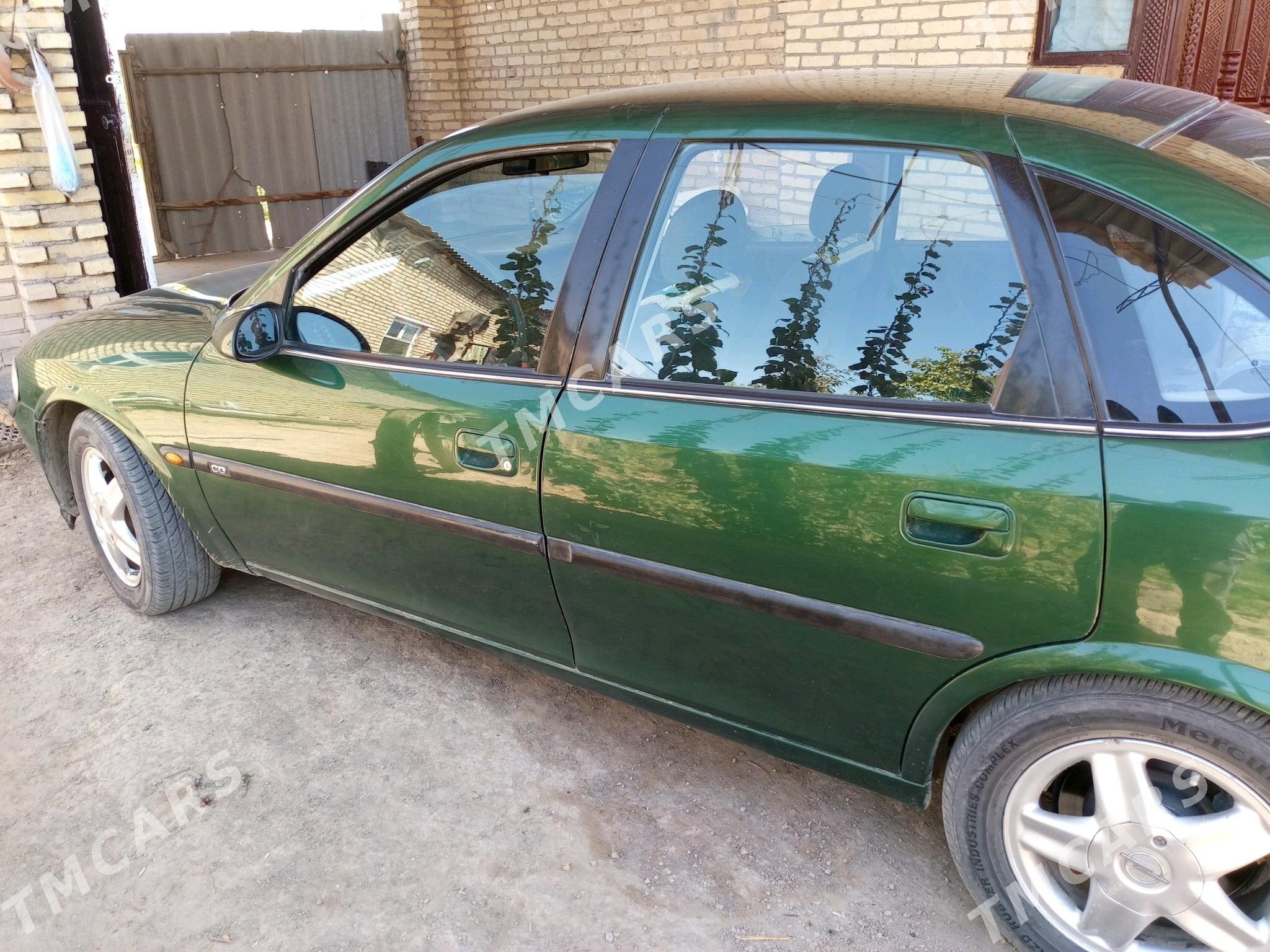 Opel Vectra 1997 - 38 000 TMT - Дянев - img 3