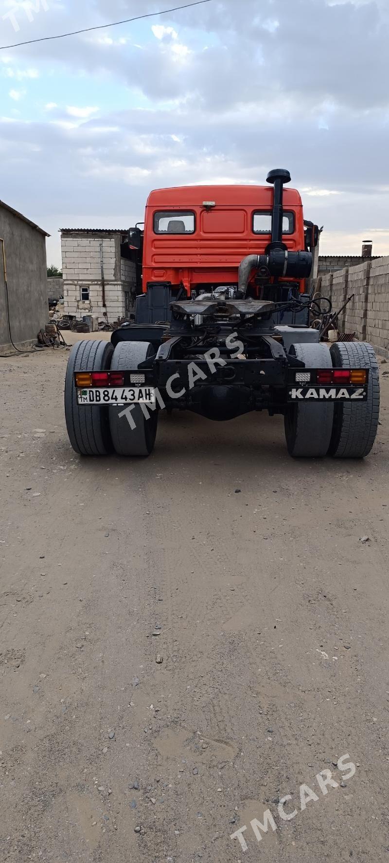 Kamaz 6520 1995 - 300 000 TMT - Ak bugdaý etraby - img 3