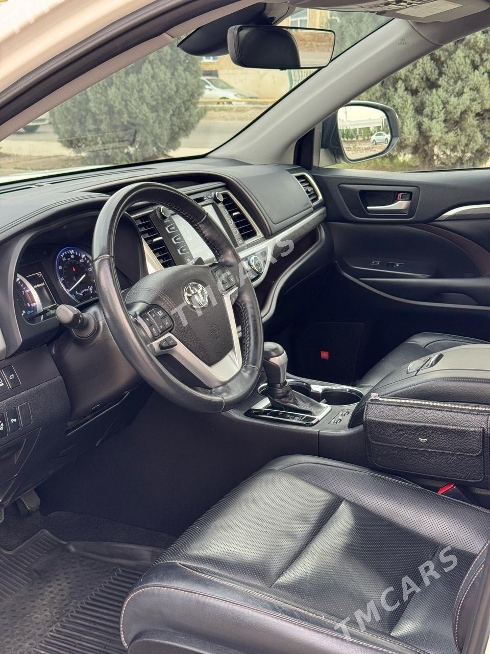 Toyota Highlander 2019 - 480 000 TMT - Мары - img 3