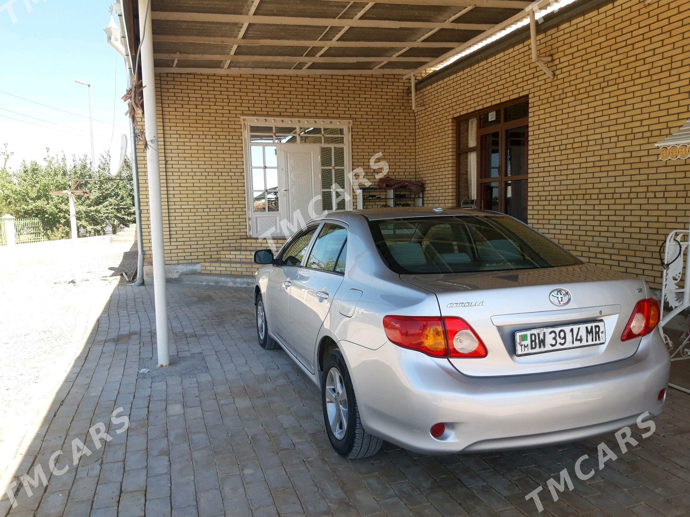 Toyota Corolla 2010 - 135 000 TMT - Мары - img 4