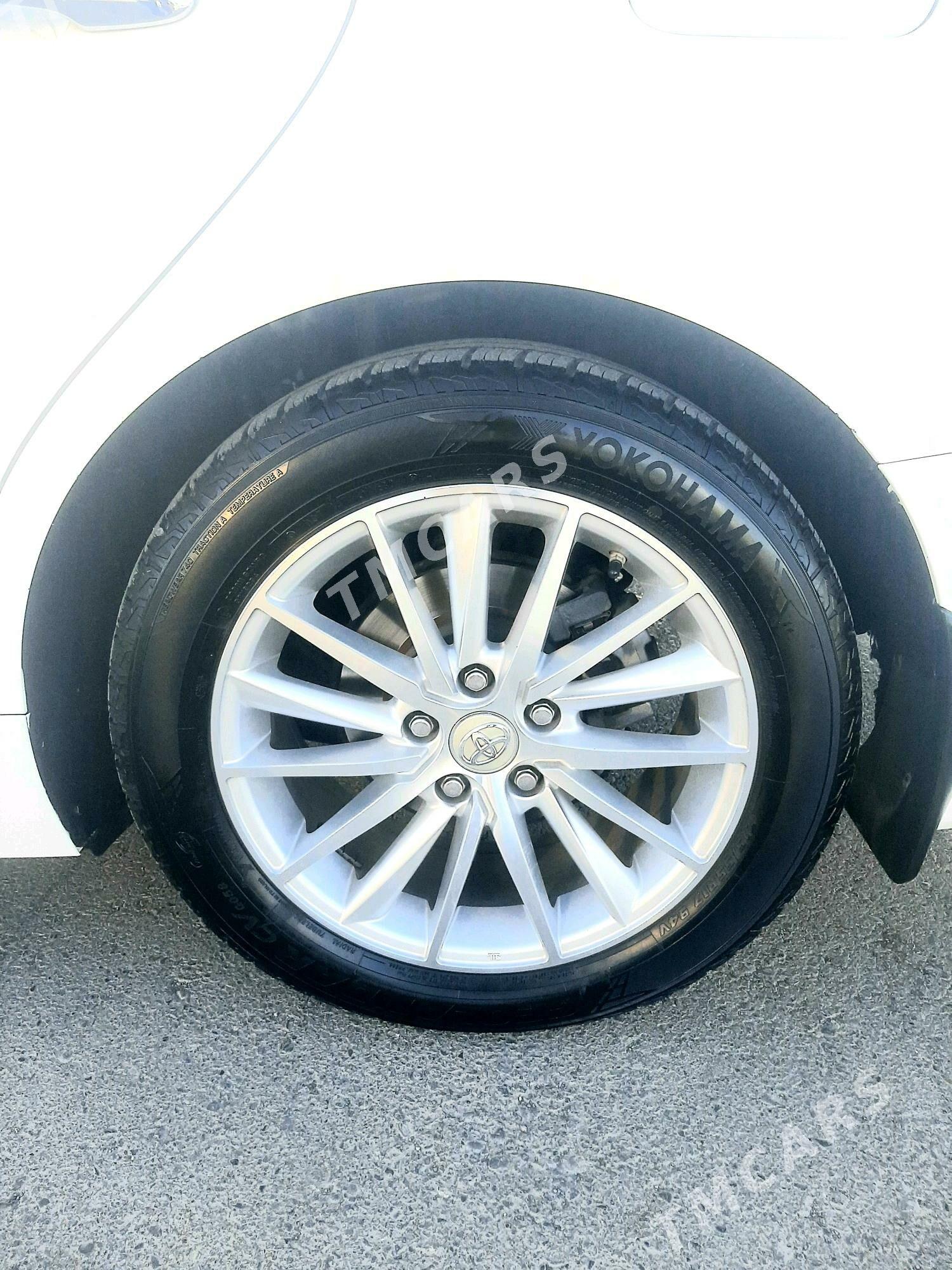 Toyota Camry 2019 - 295 000 TMT - Aşgabat - img 4