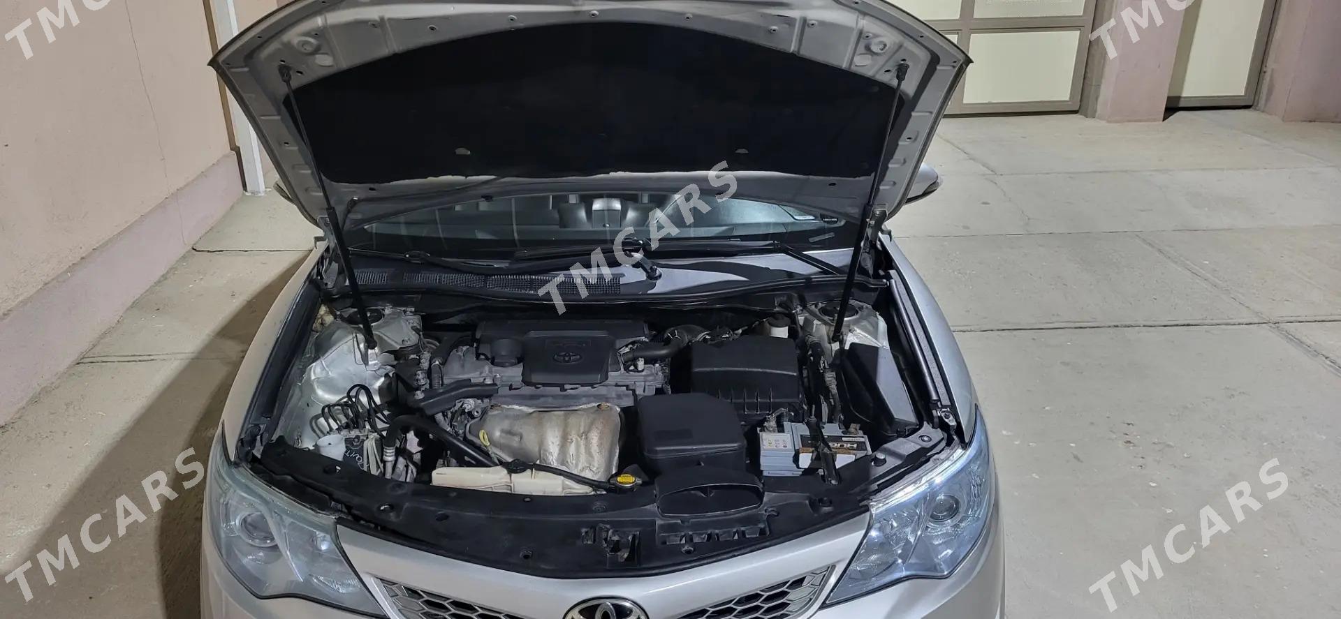 Toyota Camry 2013 - 228 000 TMT - Büzmeýin - img 8