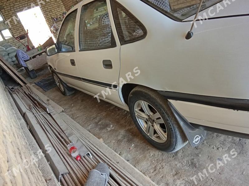 Opel Vectra 1990 - 35 000 TMT - Çärjew - img 5