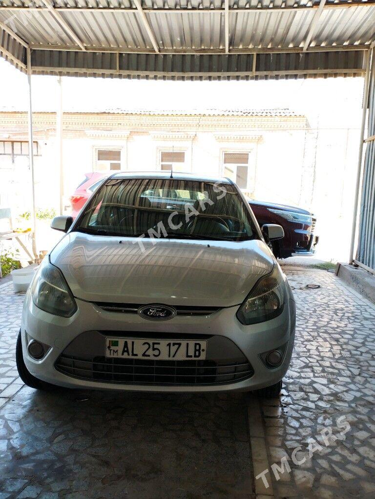 Ford Figo 2011 - 75 000 TMT - Туркменабат - img 3