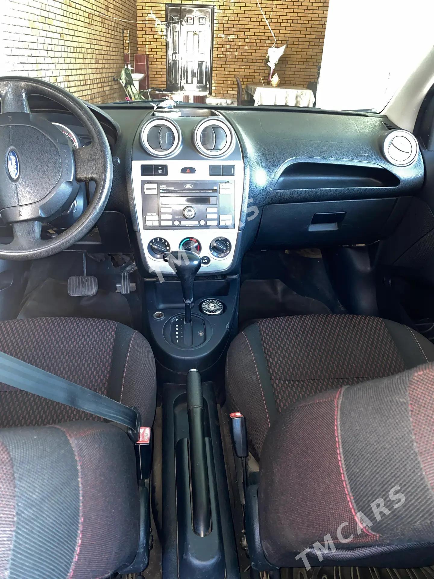 Ford Figo 2011 - 75 000 TMT - Туркменабат - img 4