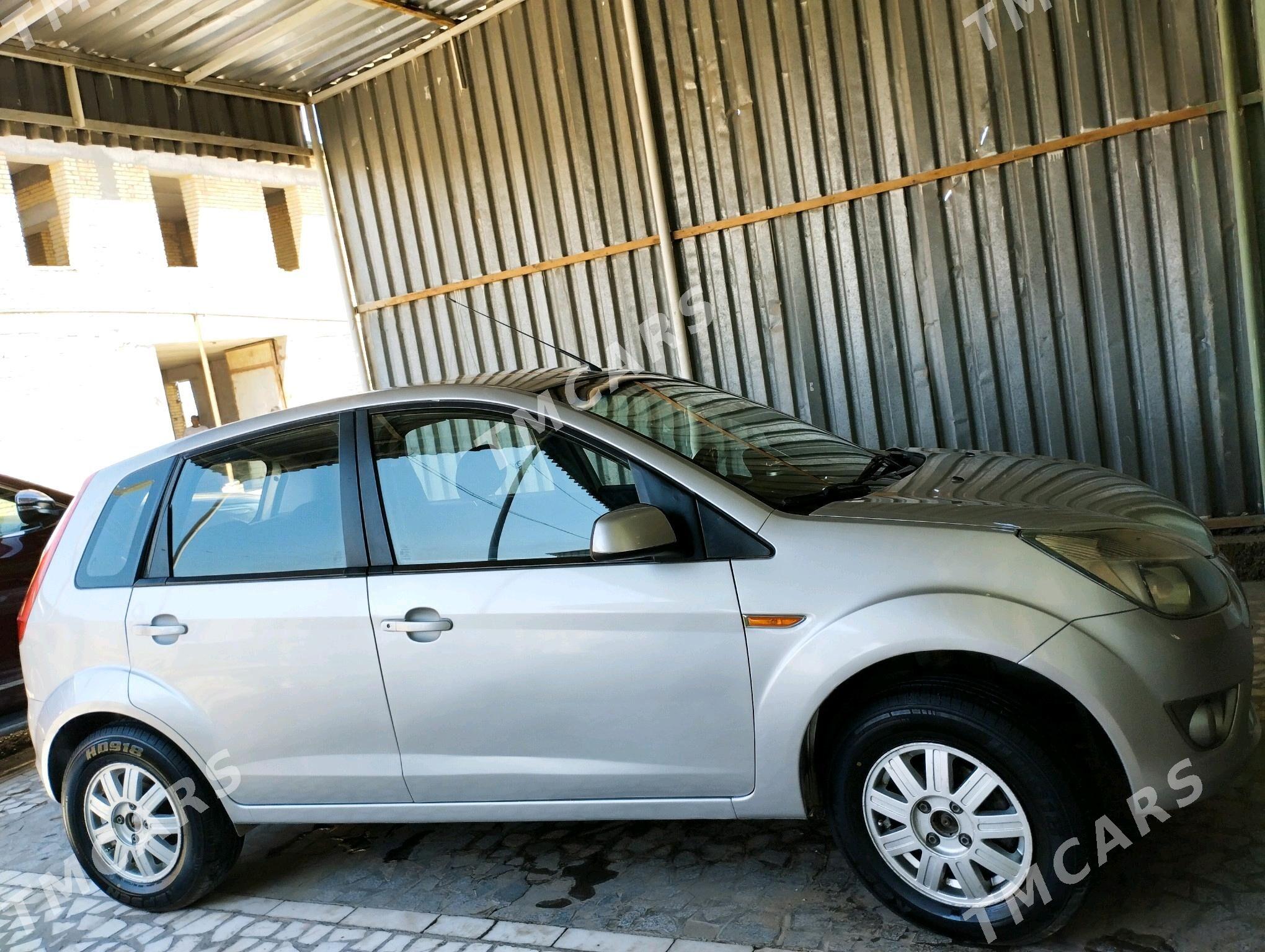 Ford Figo 2011 - 75 000 TMT - Туркменабат - img 6