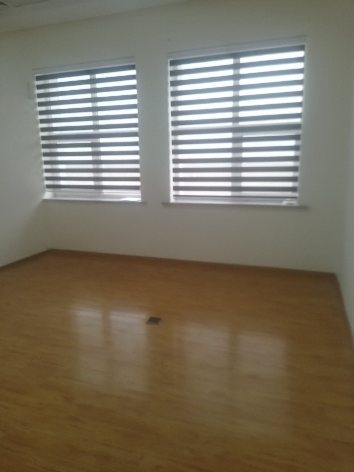 Obezdnoýda 100m² ofisimiz bar - G.Kuliýew köç. (Obýezdnoý) - img 2
