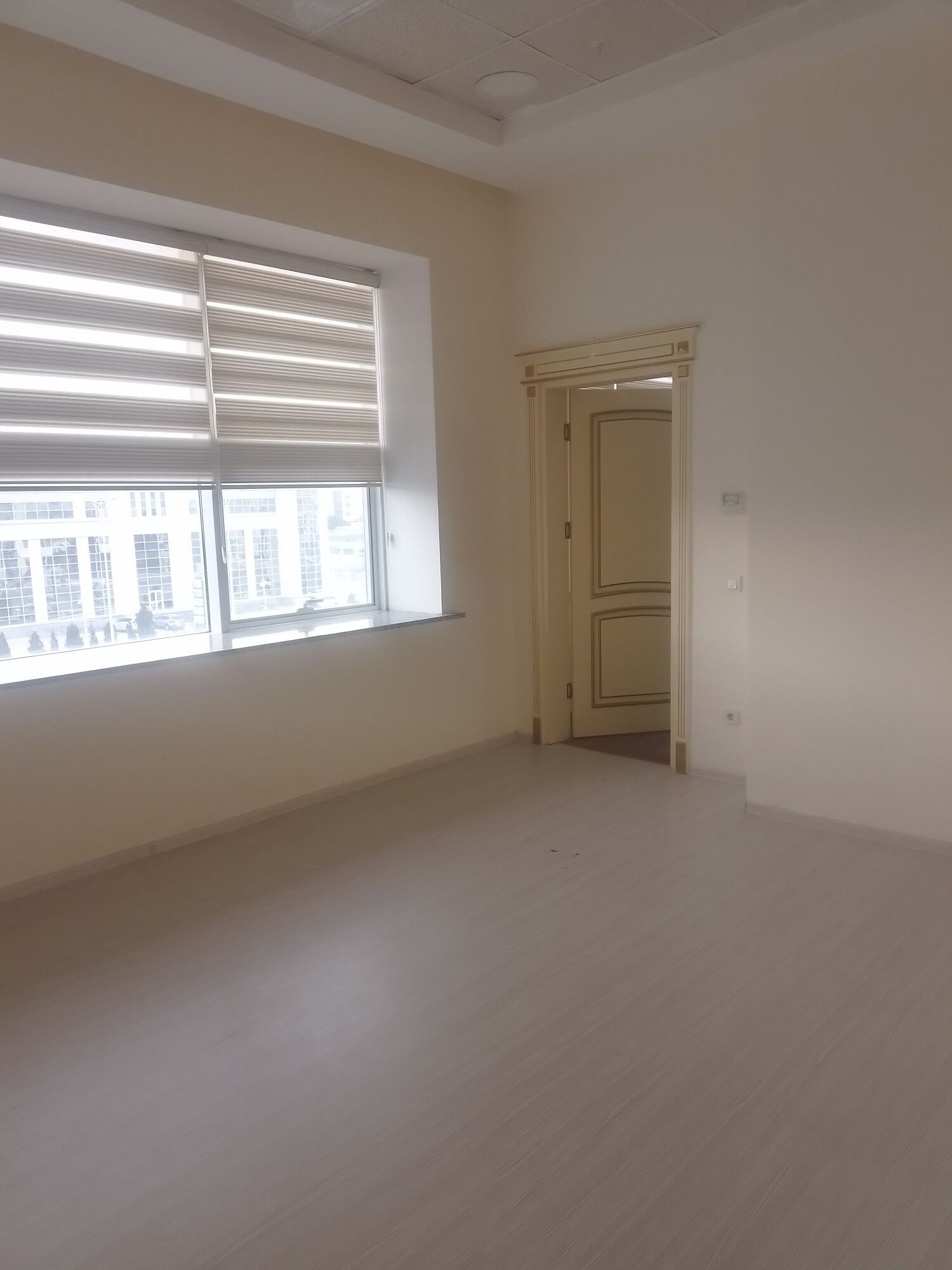 Obezdnoýda 100m² ofisimiz bar - G.Kuliýew köç. (Obýezdnoý) - img 4