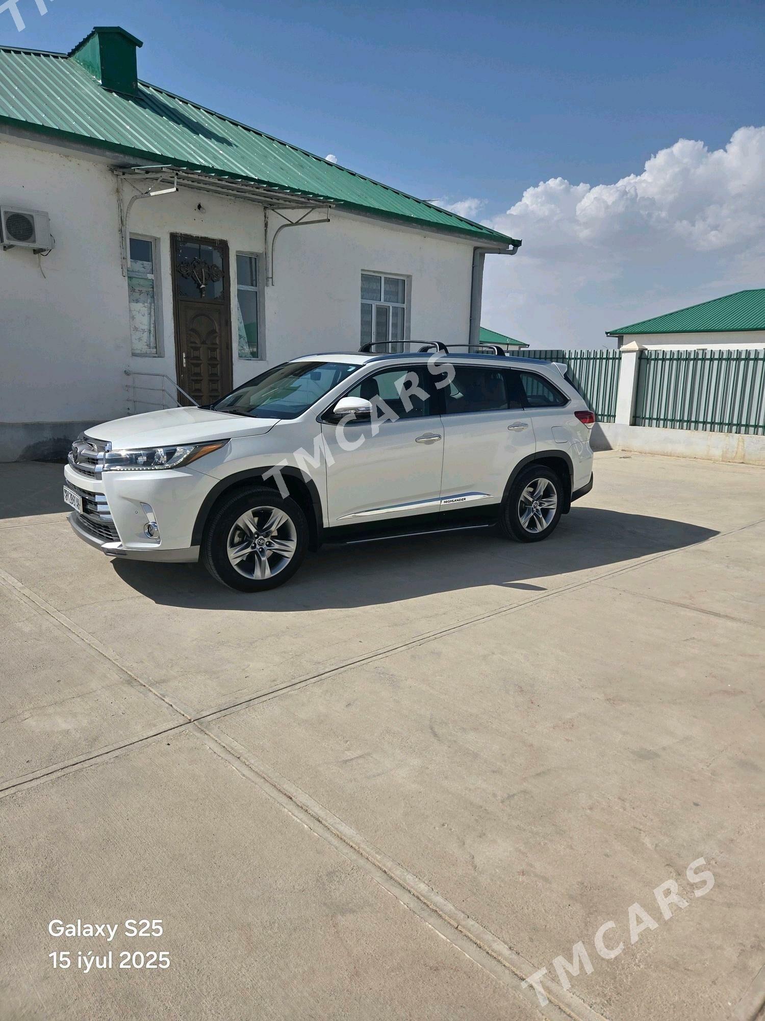 Toyota Highlander 2019 - 490 000 TMT - Гёкдепе - img 1