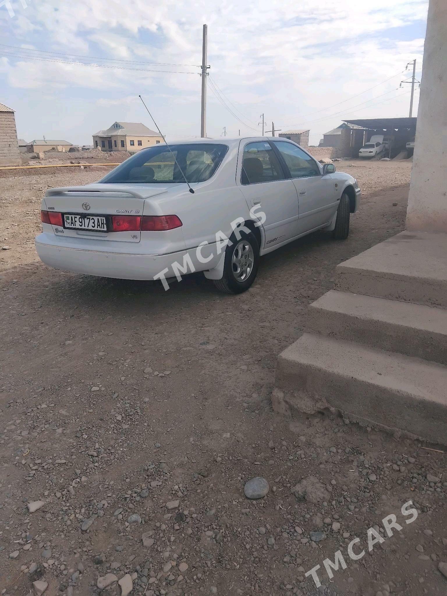 Toyota Camry 2000 - 130 000 TMT - Теджен - img 2