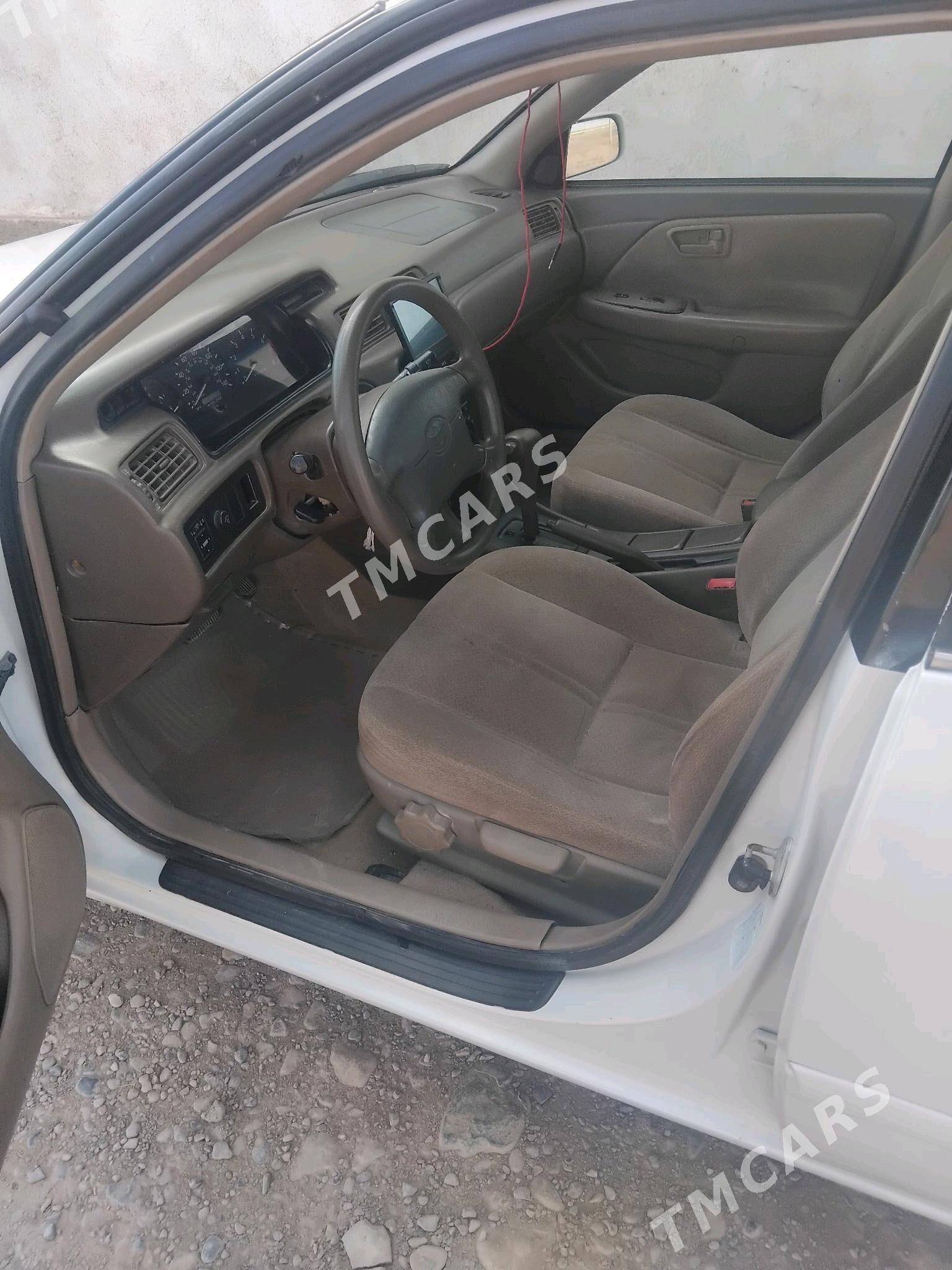 Toyota Camry 2000 - 130 000 TMT - Теджен - img 7
