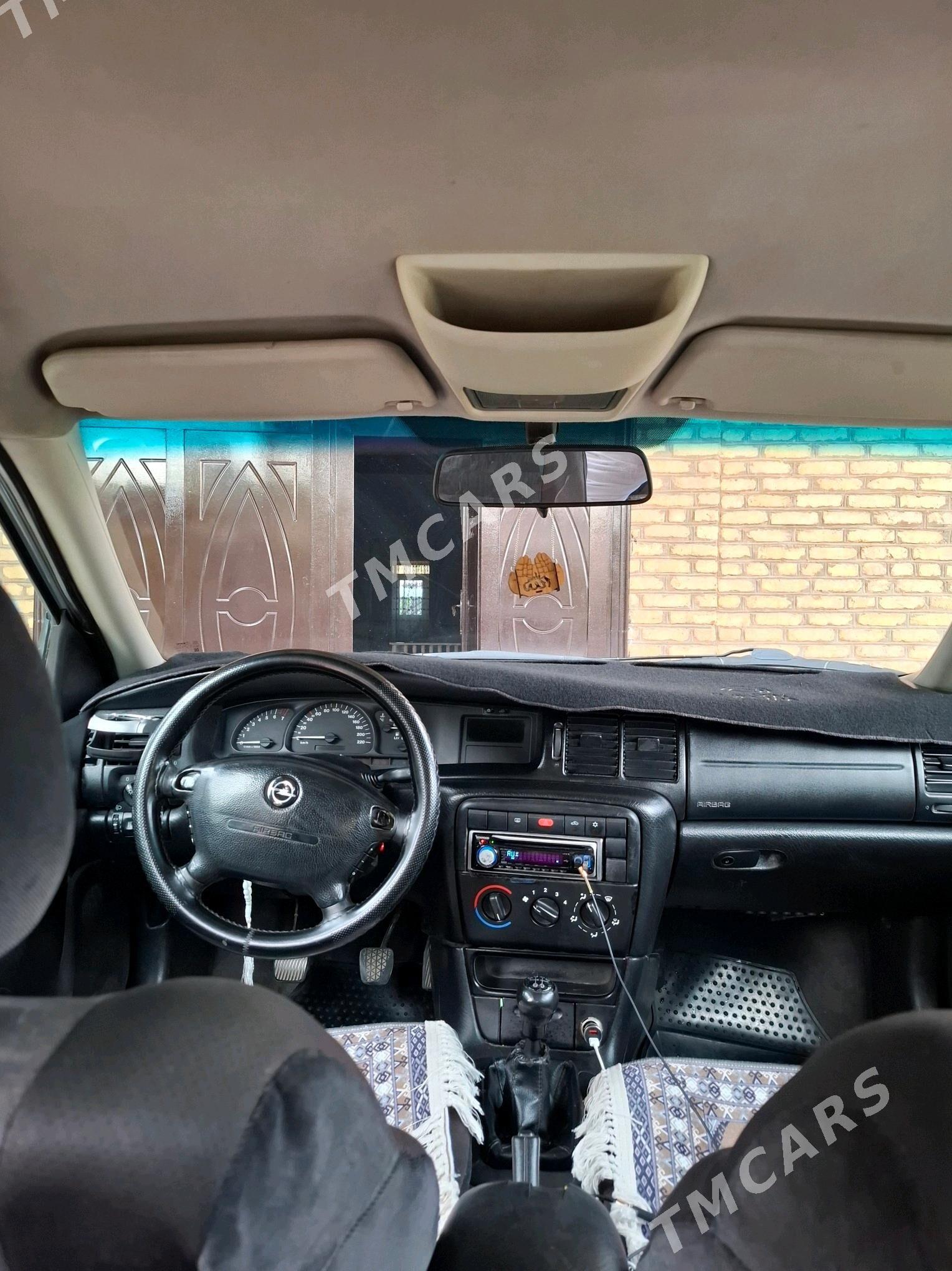 Opel Vectra 2000 - 70 000 TMT - Дашогуз - img 6