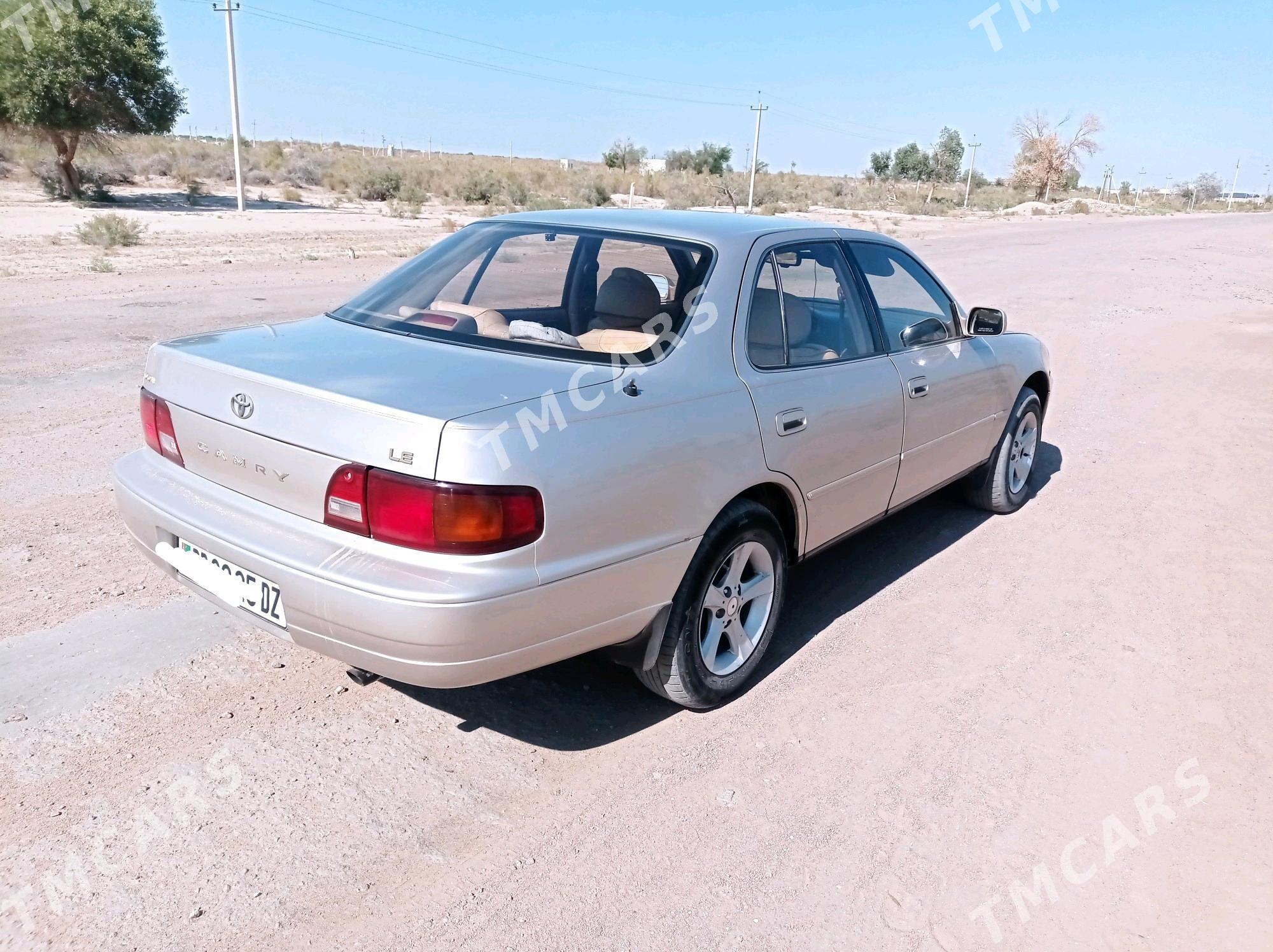 Toyota Camry 1995 - 102 000 TMT - Кёнеургенч - img 2