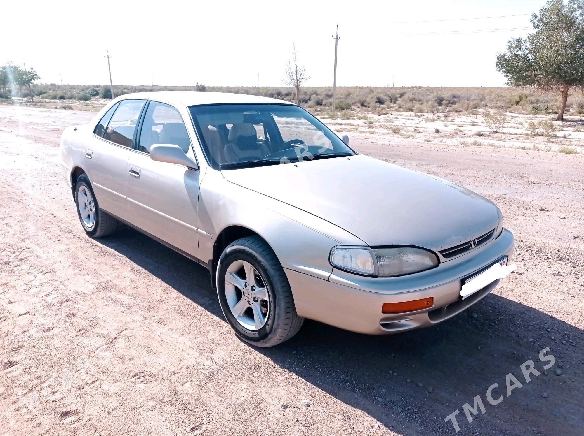 Toyota Camry 1995 - 102 000 TMT - Кёнеургенч - img 3