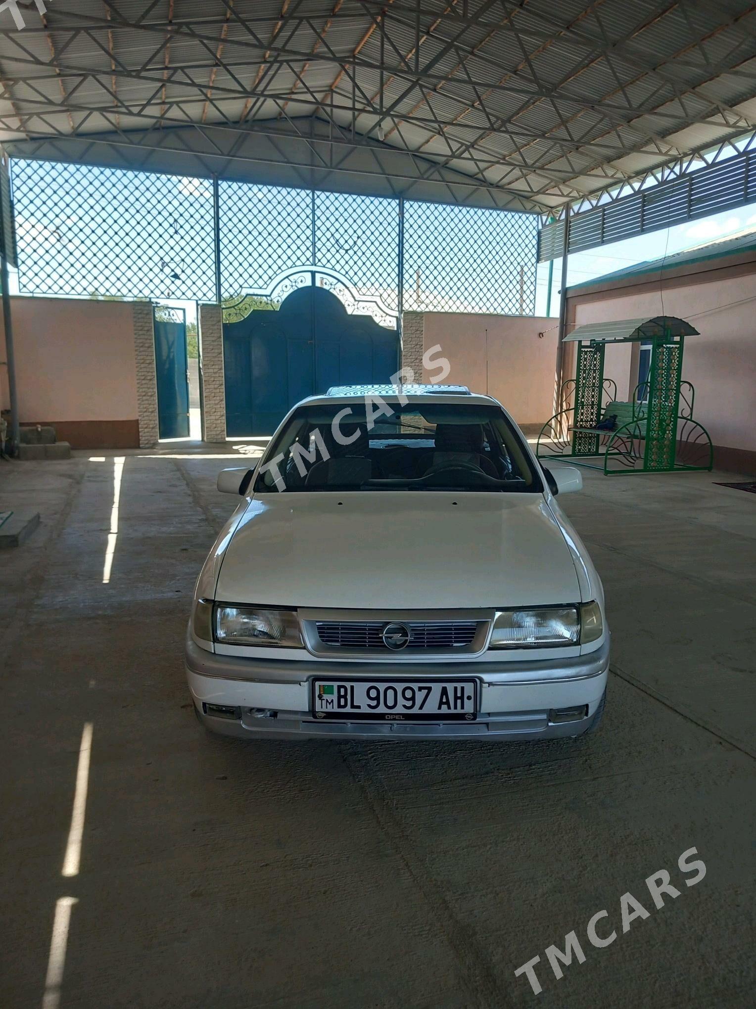 Opel Vectra 1993 - 29 000 TMT - Bäherden - img 3