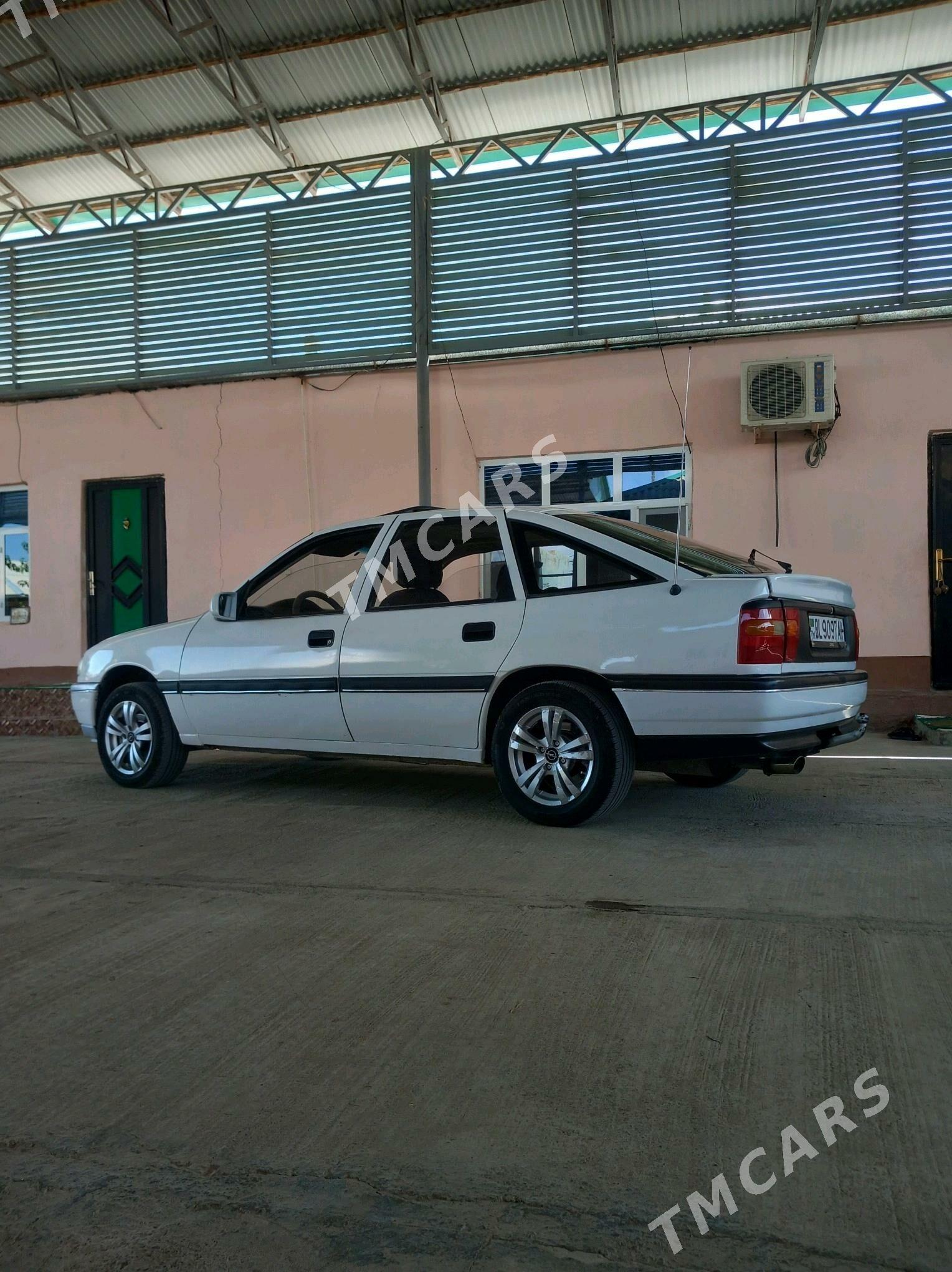Opel Vectra 1993 - 29 000 TMT - Bäherden - img 2
