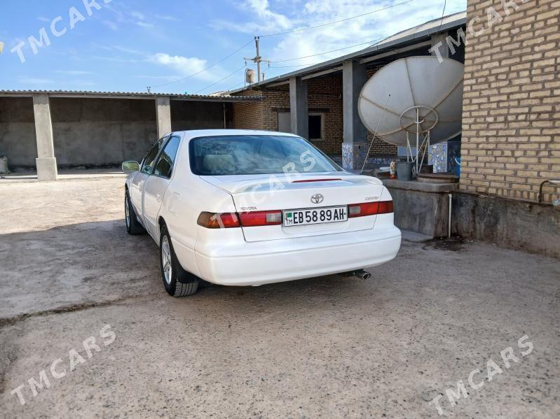 Toyota Camry 1998 - 105 000 TMT - Теджен - img 8
