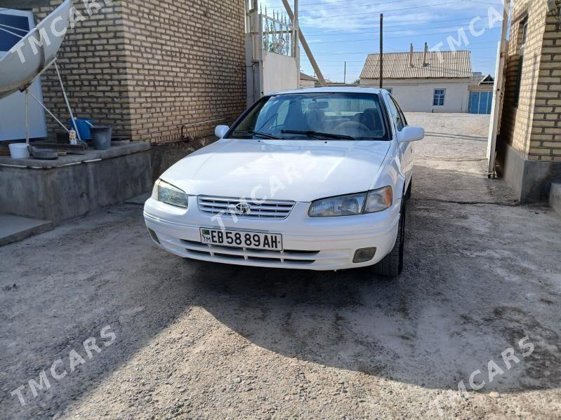 Toyota Camry 1998 - 105 000 TMT - Теджен - img 5