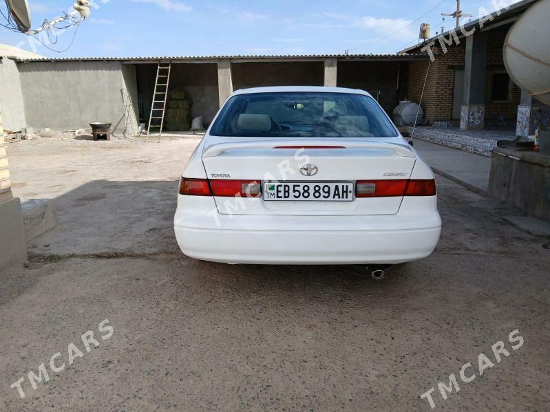 Toyota Camry 1998 - 105 000 TMT - Теджен - img 7