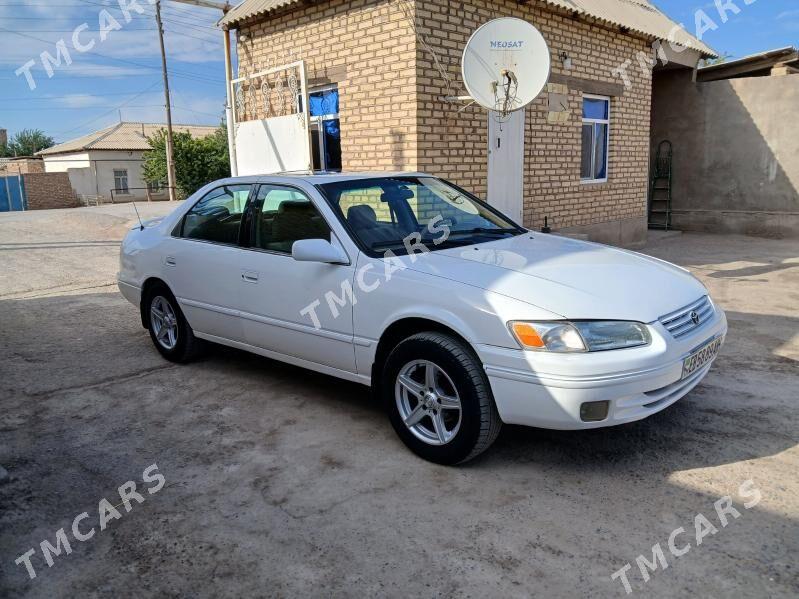 Toyota Camry 1998 - 105 000 TMT - Теджен - img 3