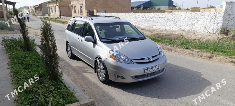 Toyota Sienna 2004 - 160 000 TMT - Türkmenabat - img 4