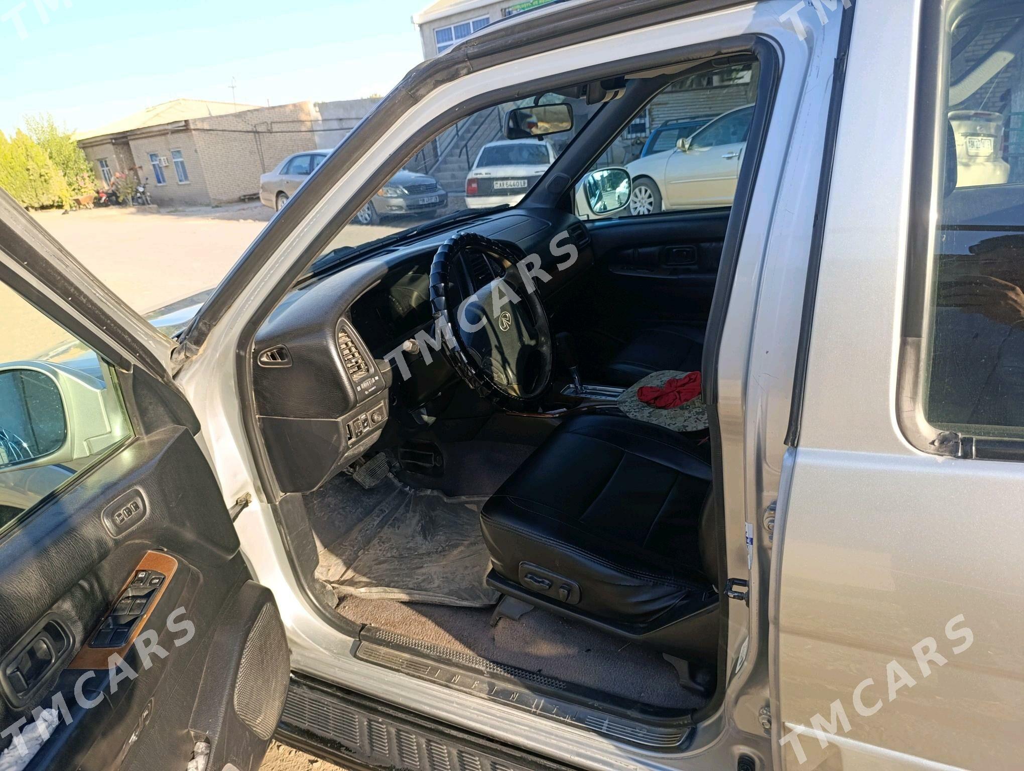 Infiniti QX4 2002 - 130 000 TMT - Дянев - img 7