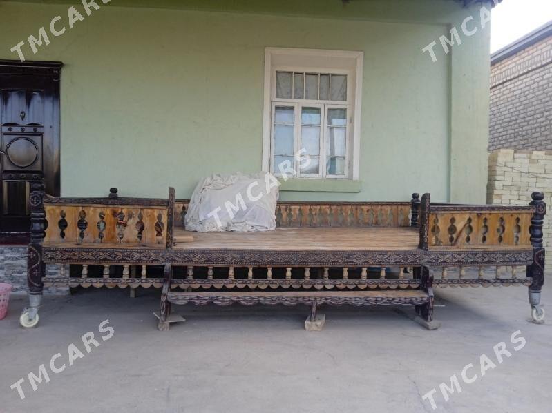 Tapçan - Mary - img 2