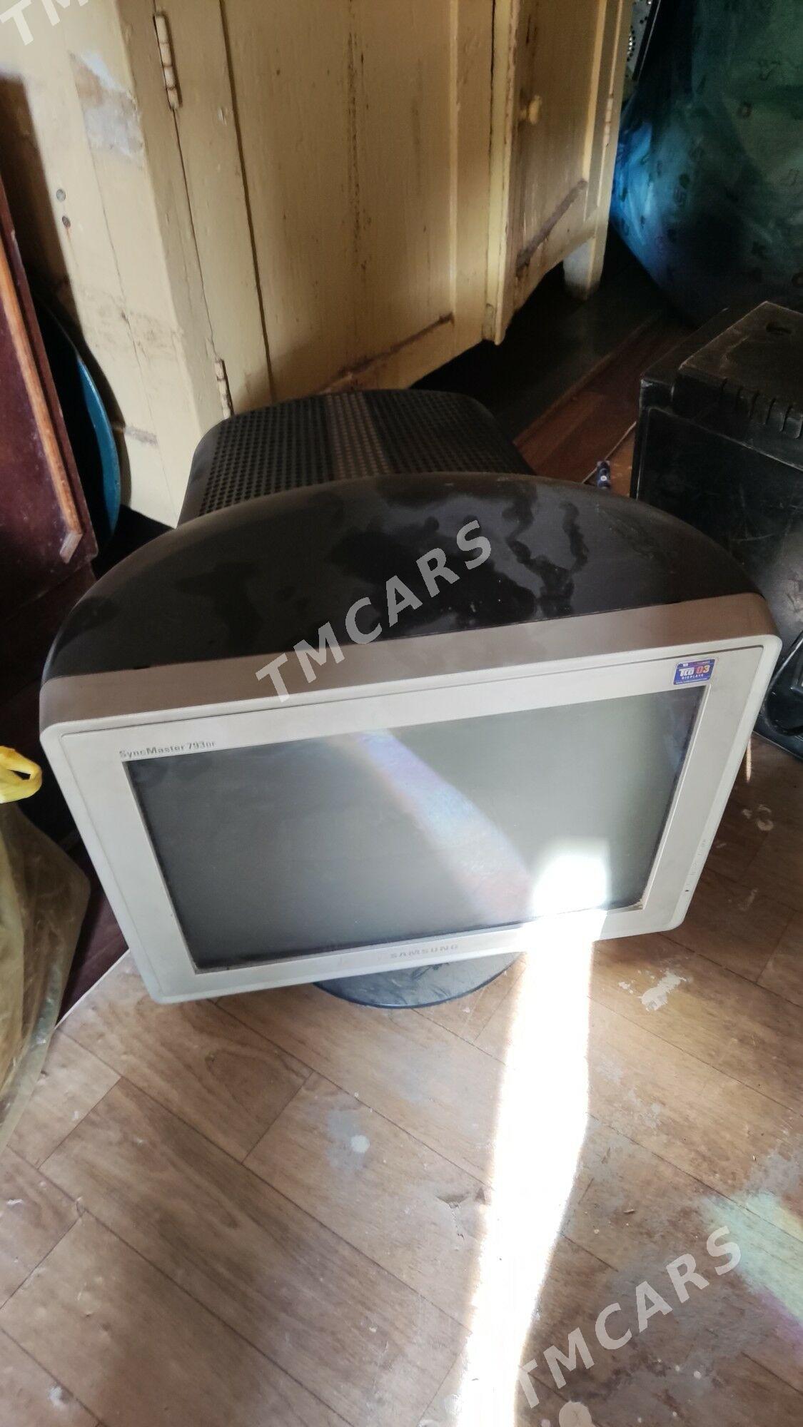 Kompyuter,monitor,klawiatura - Hitrowka - img 1