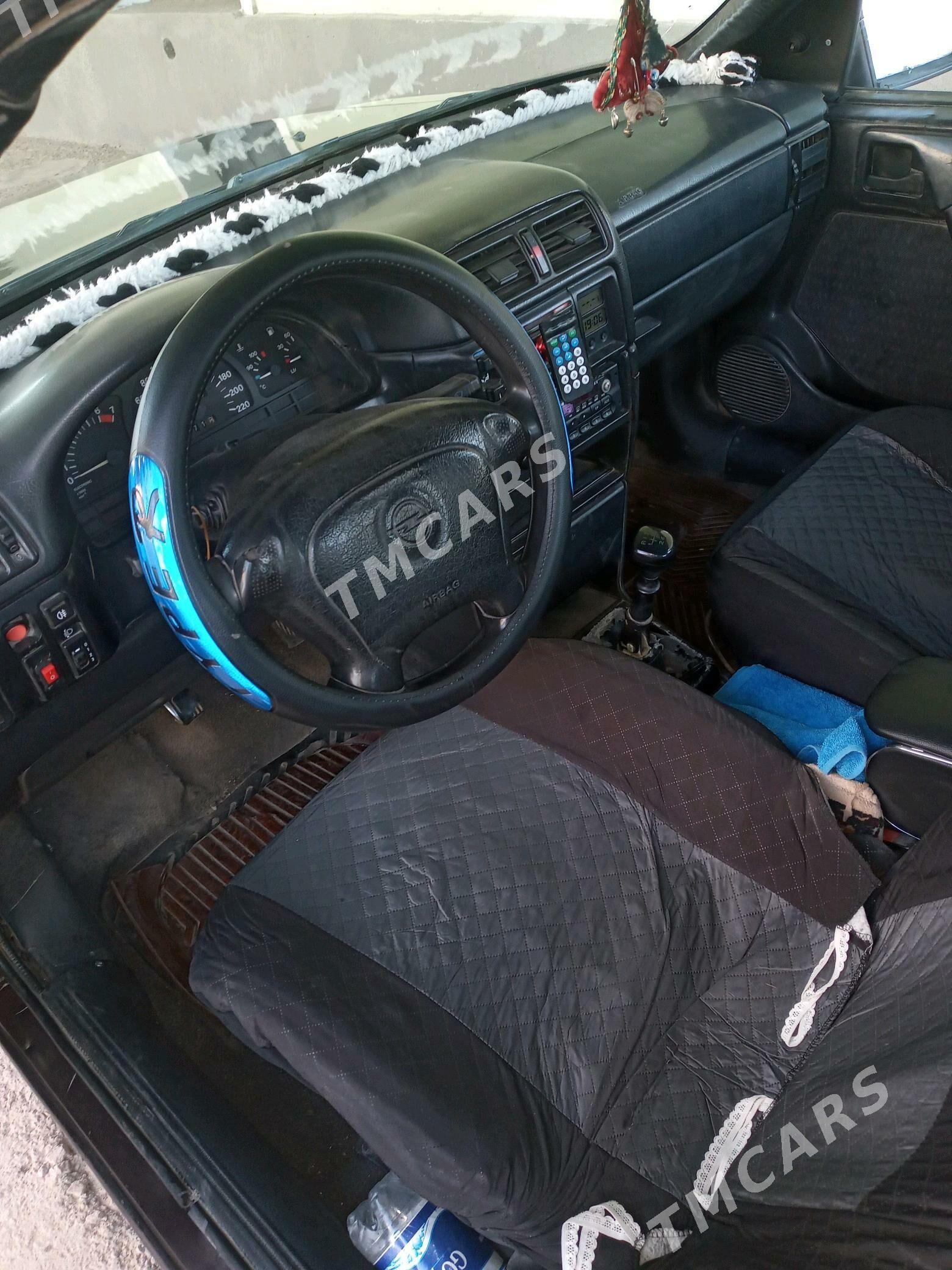Opel Vectra 1994 - 40 000 TMT - Gubadag - img 6