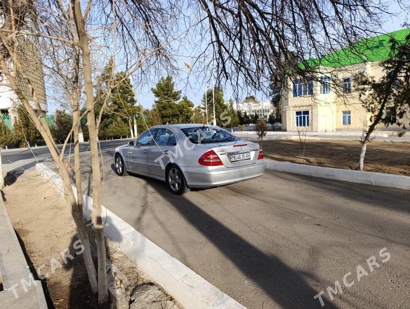 Mercedes-Benz E320 2003 - 140 000 TMT - Büzmeýin - img 3