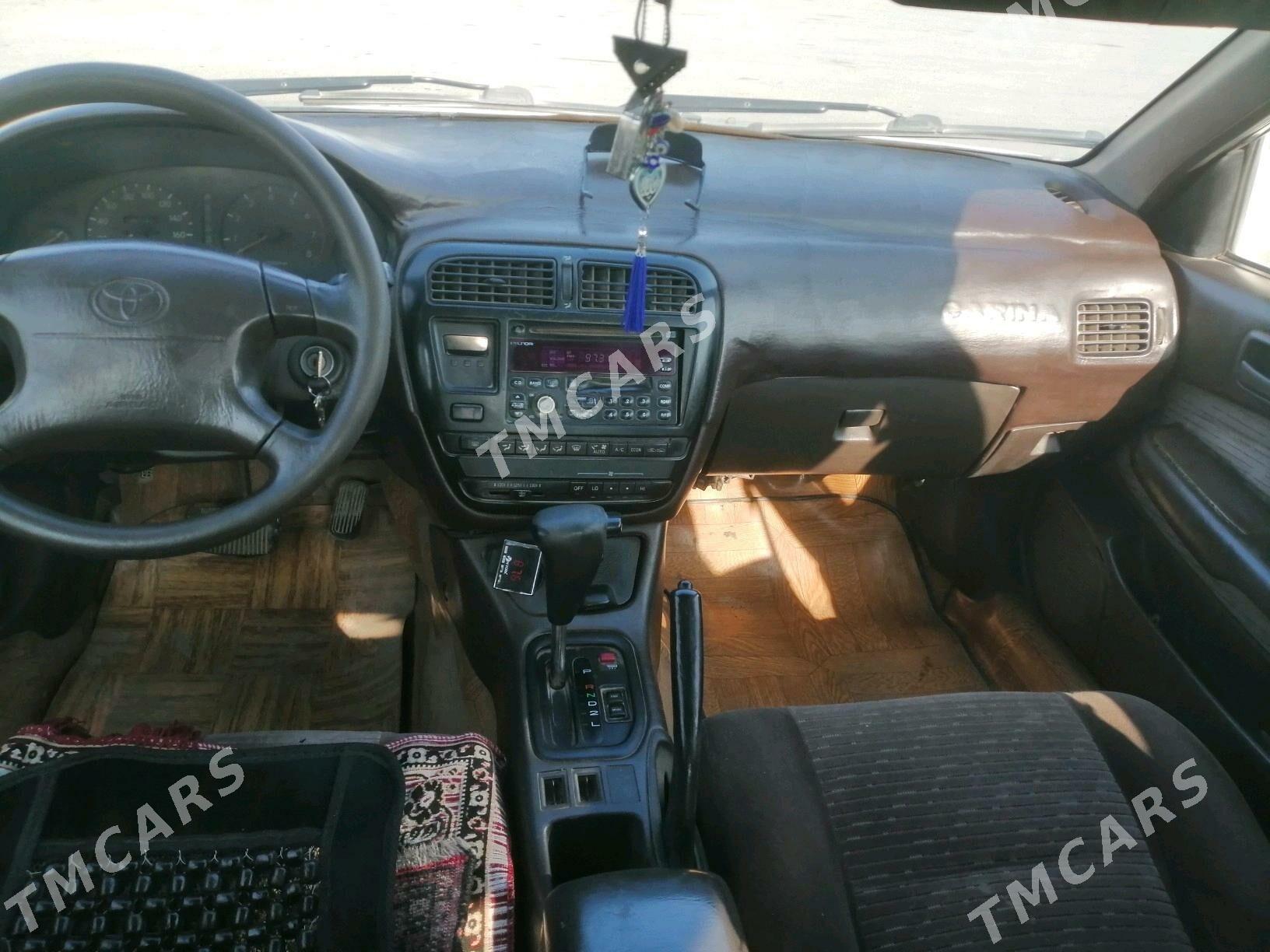 Toyota Carina 1996 - 60 000 TMT - Дашогуз - img 4