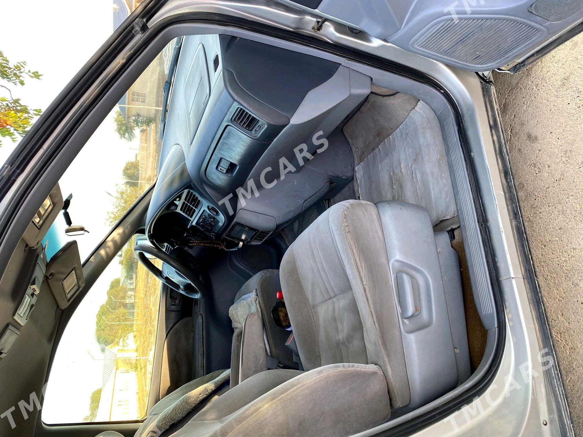 Toyota Sienna 2002 - 127 000 TMT - Esenguly - img 5