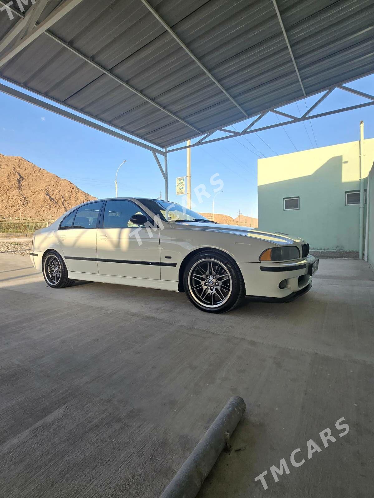 BMW E39 2001 - 130 000 TMT - Балканабат - img 5