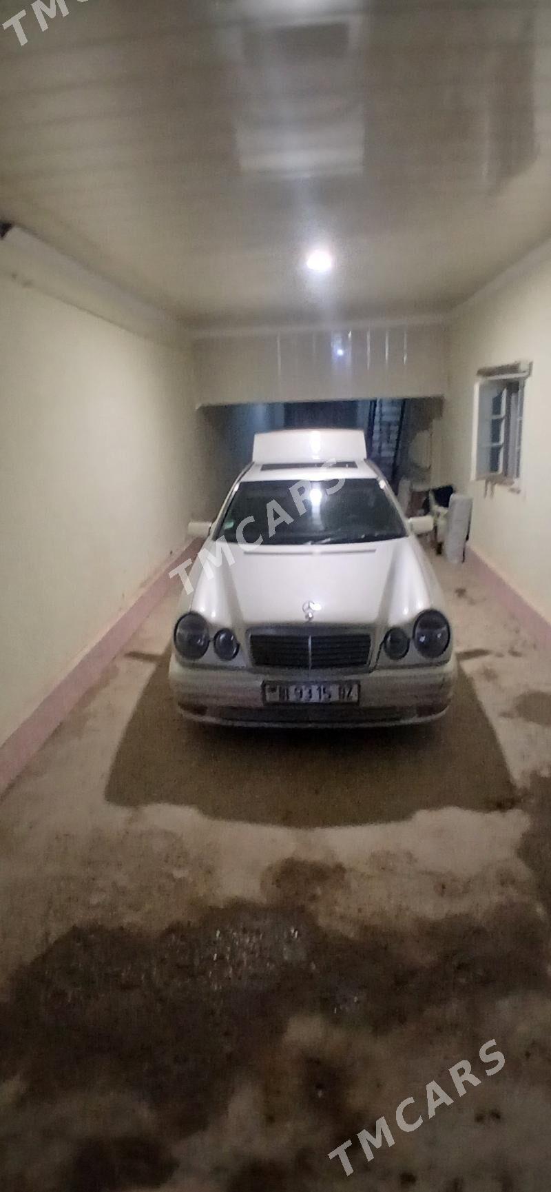 Mercedes-Benz 230E 1999 - 100 000 TMT - Кёнеургенч - img 4