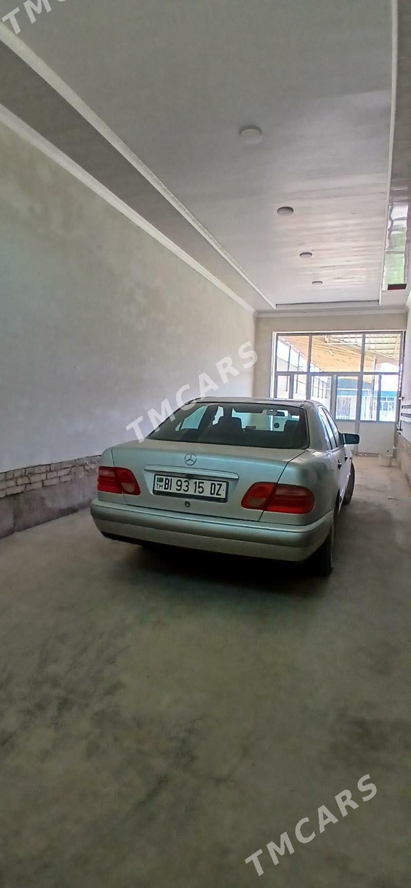 Mercedes-Benz 230E 1999 - 100 000 TMT - Кёнеургенч - img 3