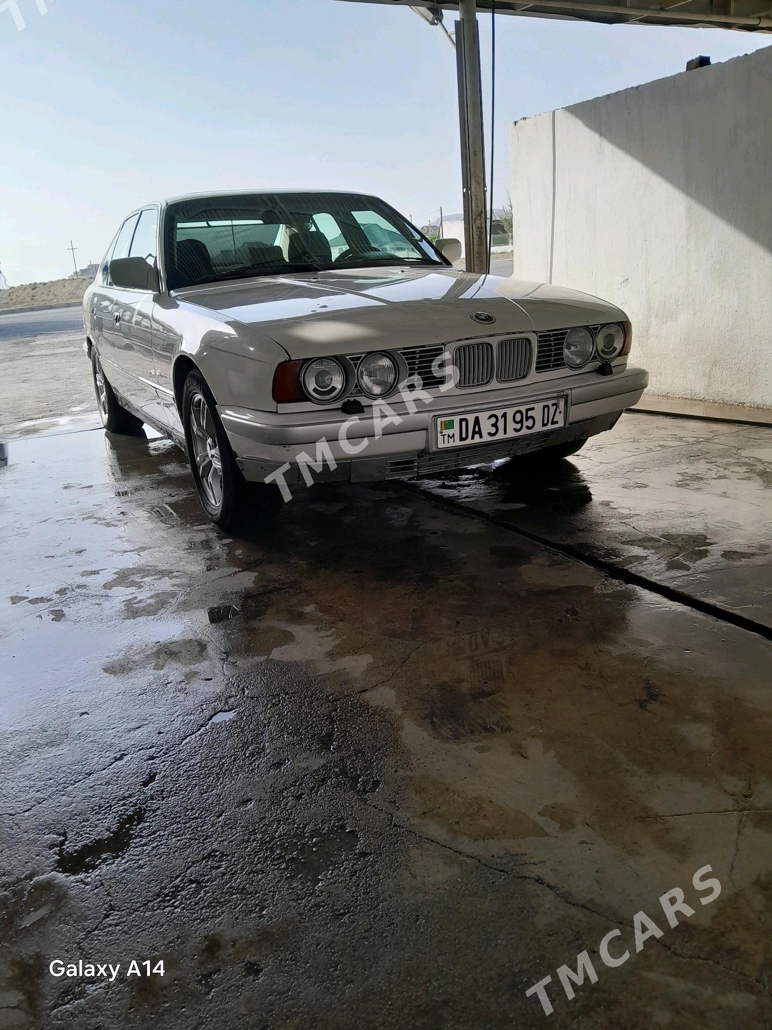 BMW 520 1990 - 40 000 TMT - Гурбансолтан Едже - img 4