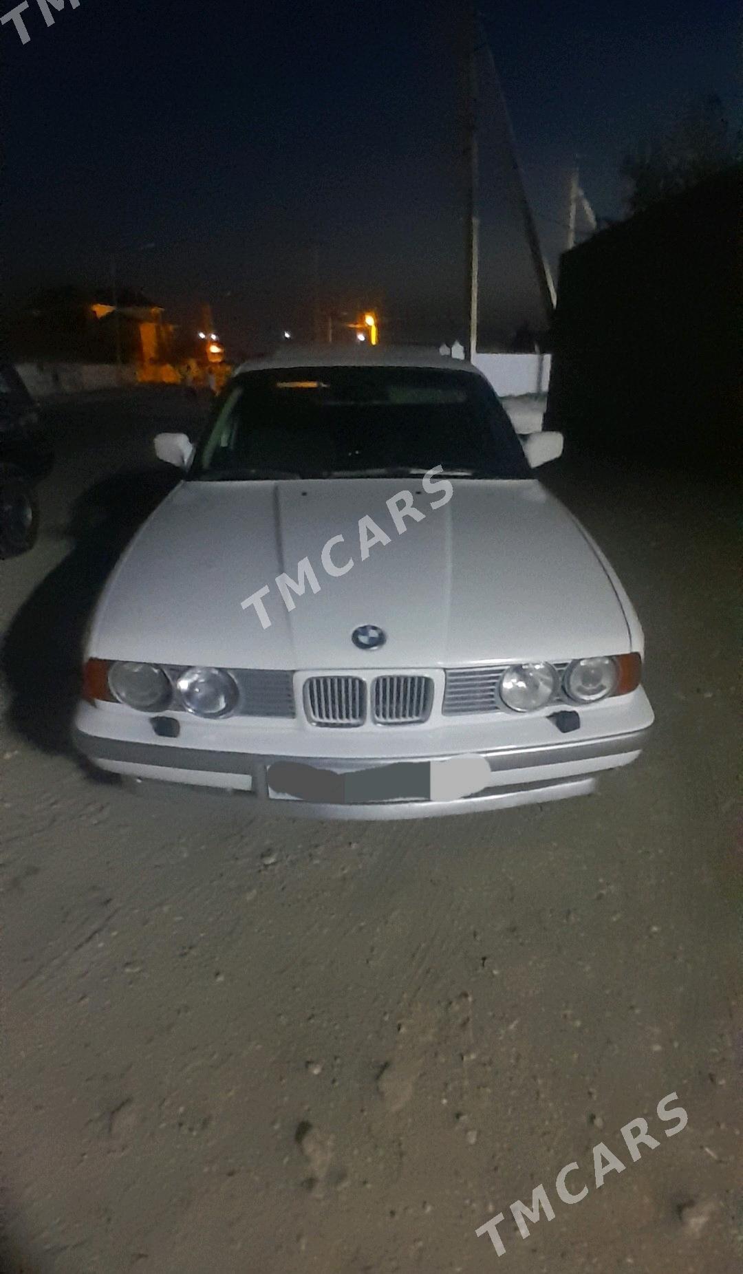 BMW 520 1990 - 40 000 TMT - Гурбансолтан Едже - img 2