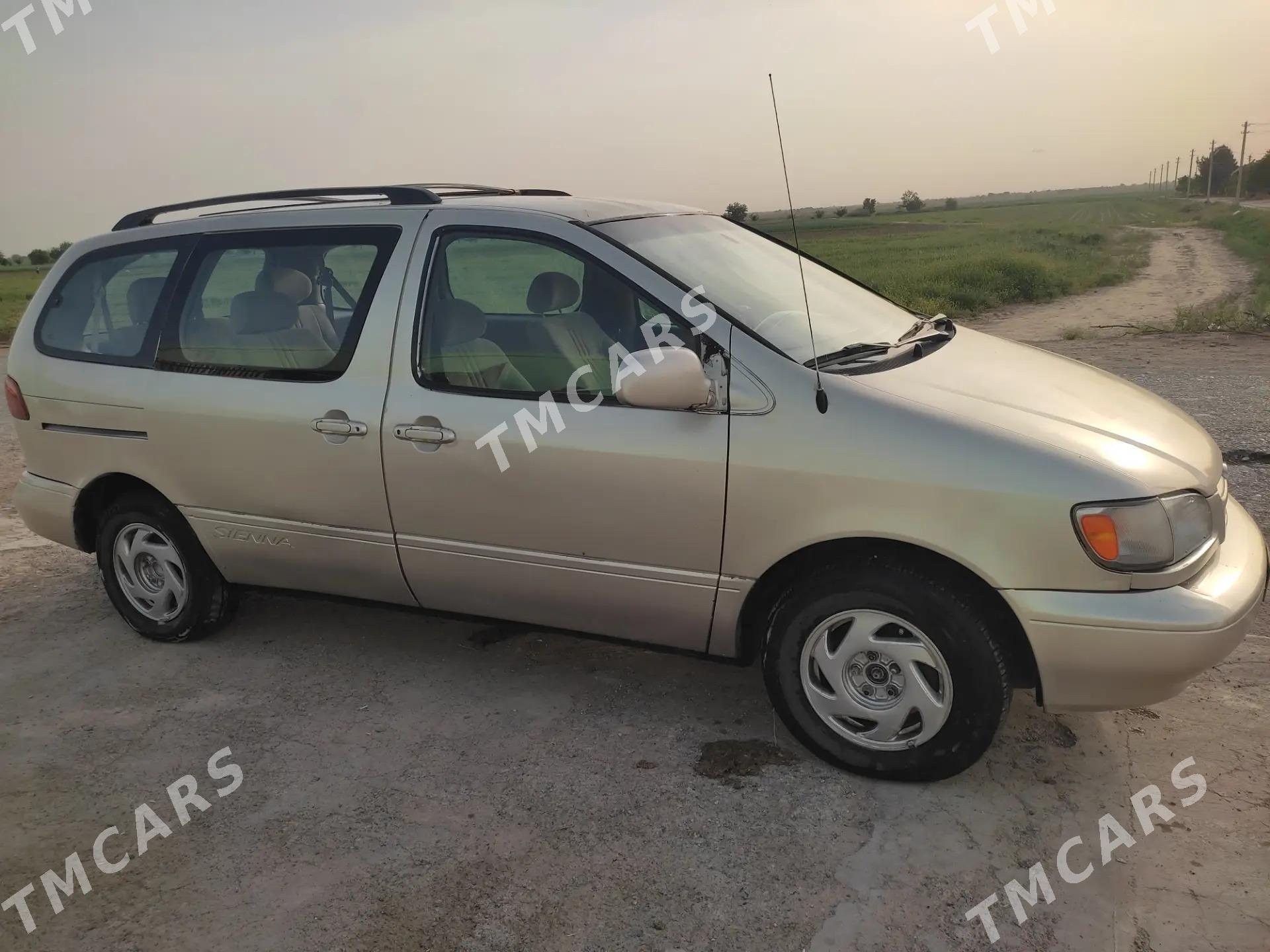 Toyota Sienna 2000 - 150 000 TMT - Baýramaly - img 2