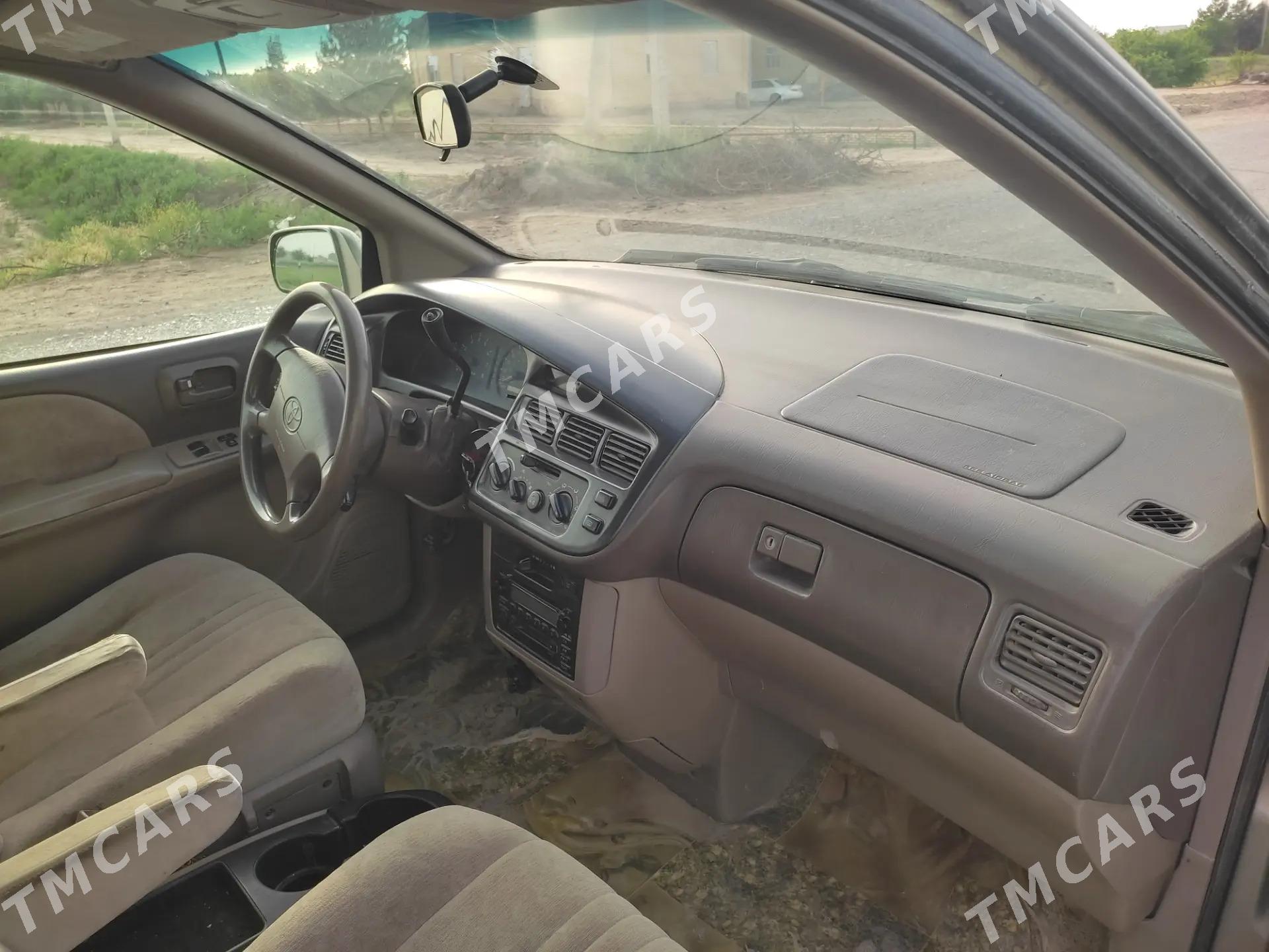 Toyota Sienna 2000 - 150 000 TMT - Baýramaly - img 4