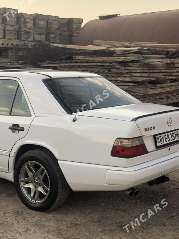Mercedes-Benz E320 1988 - 46 000 TMT - Мары - img 3