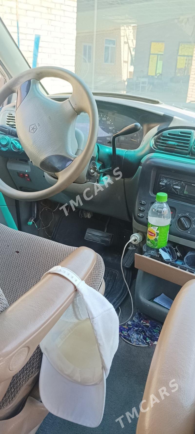 Toyota Sienna 1999 - 50 000 TMT - Саят - img 2