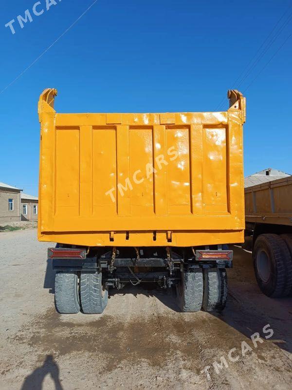 Kamaz 6520 2002 - 200 000 TMT - Mary - img 5