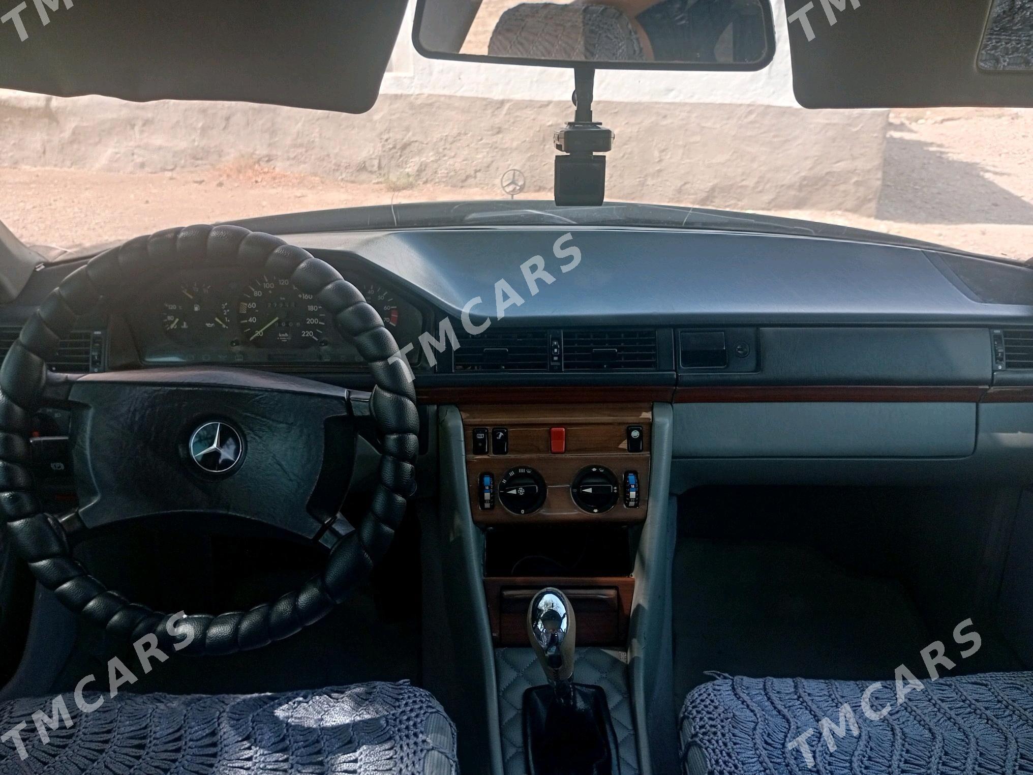 Mercedes-Benz 190E 1988 - 31 000 TMT - Balkanabat - img 3
