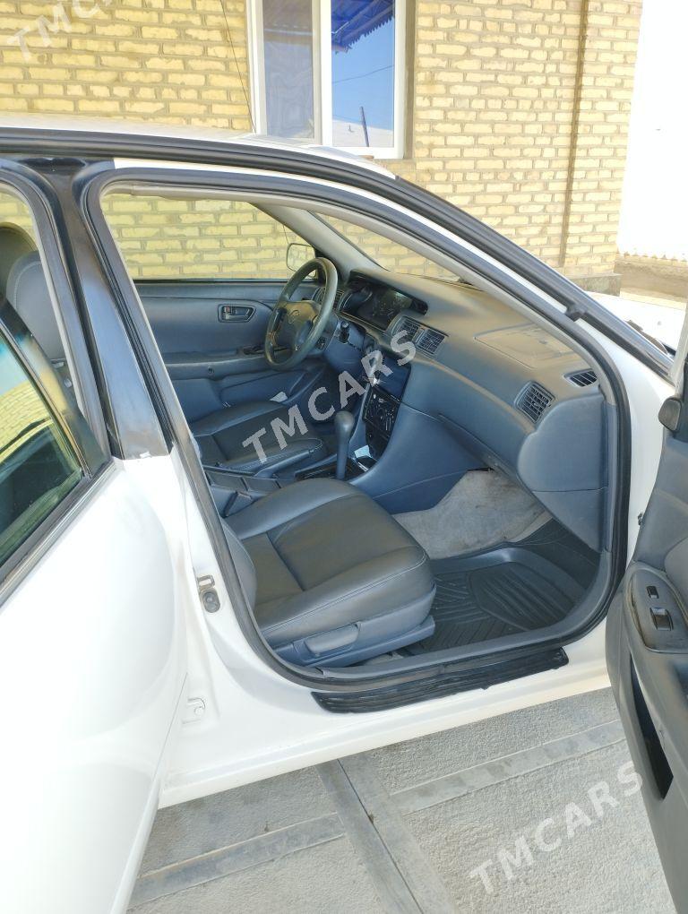 Toyota Camry 1999 - 130 000 TMT - Мары - img 7